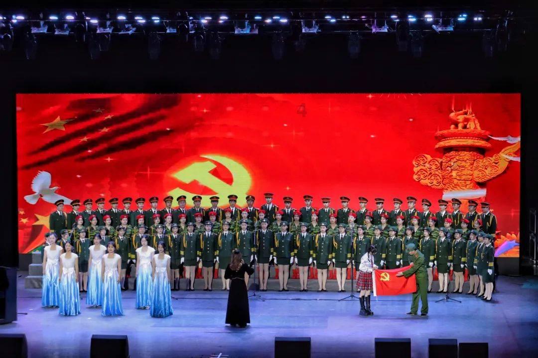 政在@“官方”：     杭州西站车次、危旧房办证、春节期间快递安排……回应来啦