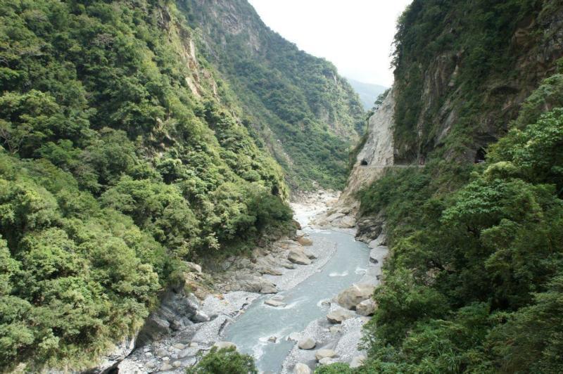 66岁巩汉林怀念赵丽蓉,为了捧儿子出道、带老婆演戏开始卖情怀